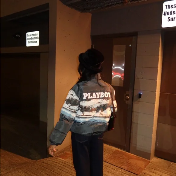 Stylish Playboy Mountain Winter Jacket - Picture 5 of 5